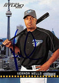 Sports Memorabilia Autograph Warehouse 301827 2004 Donruss Studio Vernon Wells Autographed No.200 Baseball Card - Toronto Blue Jays FT