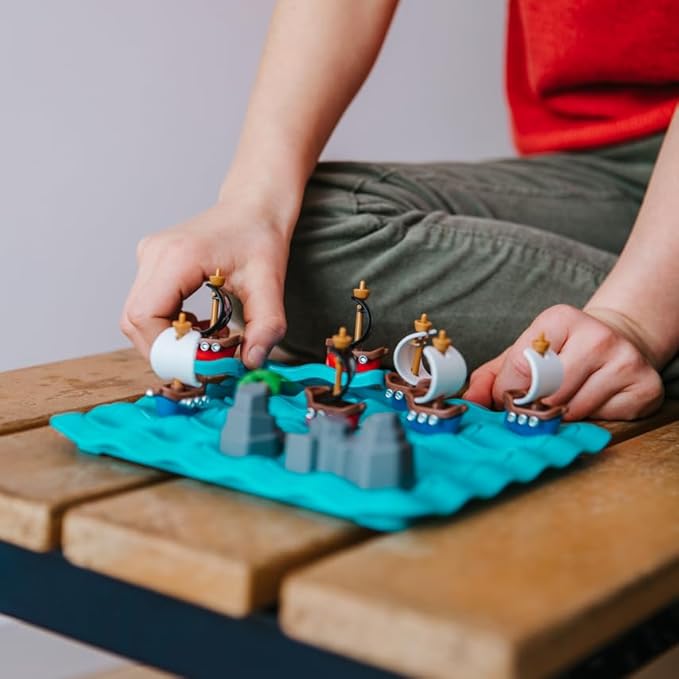 SmartGames Pirates Crossfire – Strategy Logic Game with 4 Playing Modes and 80 Challenges for Ages 7+