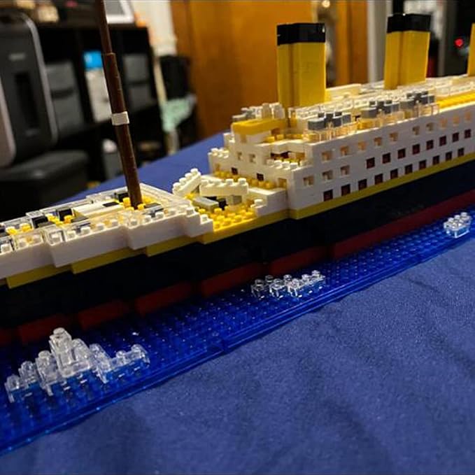 Titanic Ship Model Building Block Set 3D Puzzle Sets DIY Educational Toys Bricks Toy with 1860Pcs Micro Mini Blocks Ideal Gift for Kids and Adults