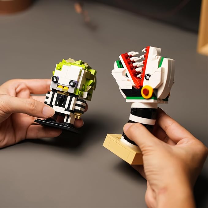 Horror Movie Collectible Figure Building Set Compatible with Lego for Adults 401Pcs Spooky Square Head Block Toy with Striped Monster Snake Gothic Desk Decor Gifts for Horror Fans