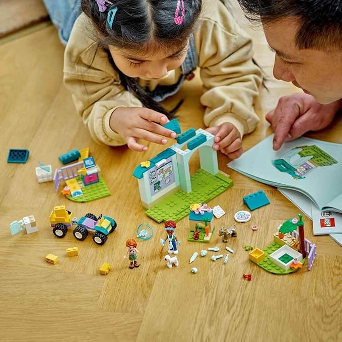 Lego Friends Farm Animal Clinic Farm Set with Veterinarian Toy for Children from 4 Years Includes 2 Figures and 3 Animals Including Goat and Rabbit Figure Gift for Girls and Boys 42632