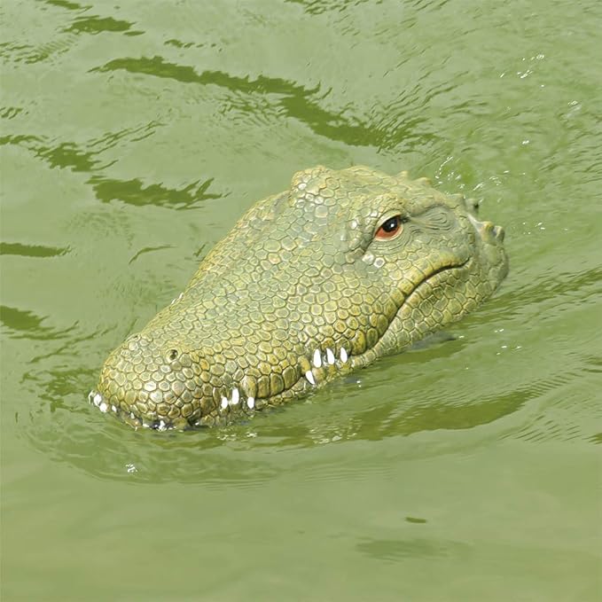 GoolRC Flytec V002 RC Boat 2.4G Remote Control Electric Racing Boat for Pools with Simulation Crocodile Head Spoof Toy