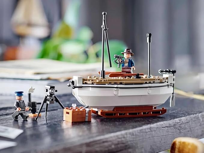 LEGO Icons Shackelton's Lifeboat (40729)