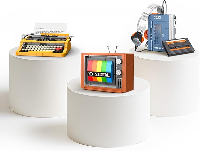 NUTCRACKER Typewriter Walkman Television Building Set - Nostalgic 80s Vintage Collectible Model Home Office Decor Retro Toy Building Set Easter Birthday Gifts for Adult Girls Boys 14+ (660 Pieces)