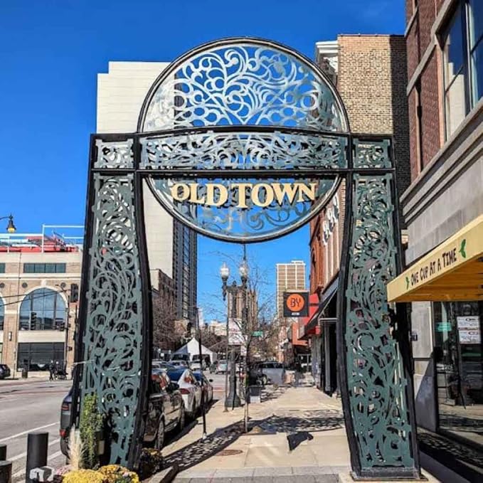 Chicago Outdoor Escape Room | Old Town Scavenger Hunt | Gifts for Adults &amp Families | 1-6 Players 2-3 Hours 1.5 Miles Walking Distance