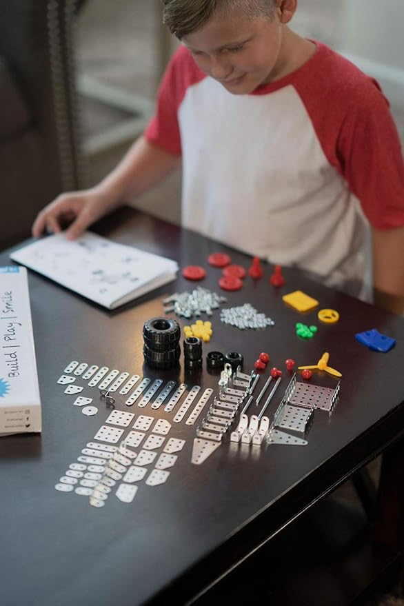 Erector Set STEM Educational Kit | Construction Set for Boys &amp Girls | Metal Erector Set | Building Kit for Boys Age 8–12 | 236-Piece Engineering Toy