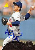 Sports Memorabilia Autograph Warehouse 247494 Kevin Tapani Autographed Baseball Card - Minnesota Twins 1995 Pinnacle - No. 6