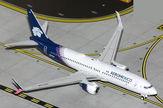 GeminiJets GJAMX2321 Aeromexico Boeing 737-800 New Livery N957AM Scale 1:400