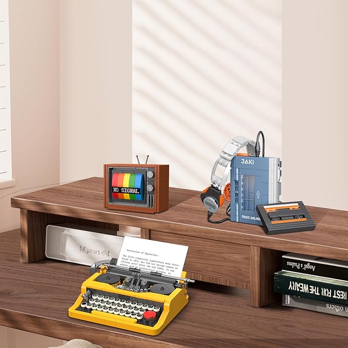 JMBricklayer Typewriter Walkman Television Building Toys 20131 Collectible Vintage Display Model Office Room Decor Creative Hobbies Activity Unique Gift Ideas for Adults Teens Kids(660 Pieces)