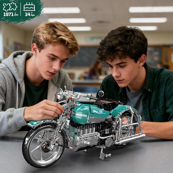 Mould King 23004 American Cruiser Motorcycle Building Set MOC Classic Motorbike Model Kit for Display Collectible Gift for Adult Teen(1971 Pcs)