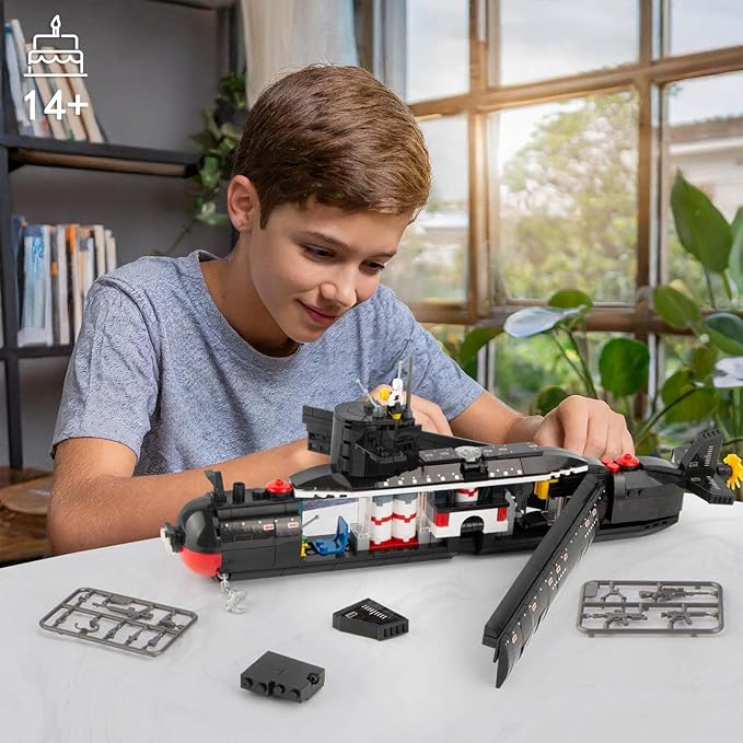 Finger Rock Nuclear Submarine Building Set WW2 Historical Military Series Submarine Model Set Collection Birthday Gifts Toy for Teens and Adults 14+ (519 Pieces)