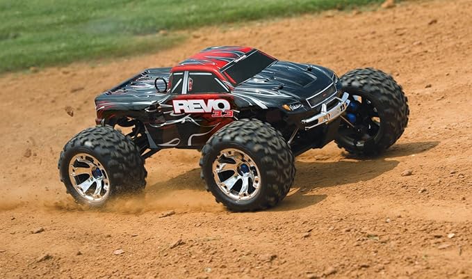 Traxxas Revo 3.3: 4WD Powered Monster Truck (1/10 Scale) Green