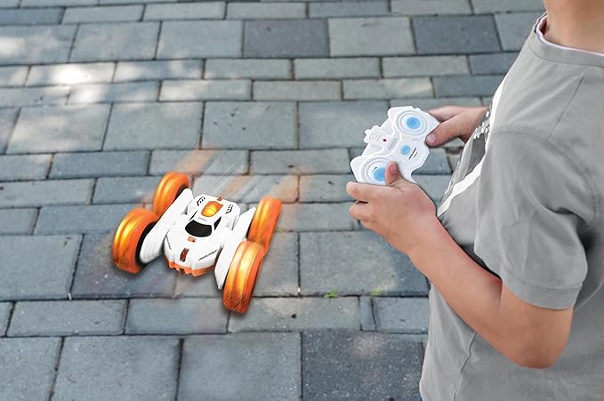 LEXiBOOK- Crosslander Luminous Terrain Car Wrist Remote Rechargeable Electronic Action Kit White/Orange Color