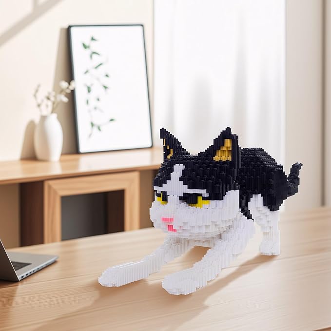 Cat Micro Building Blocks Animal Set Cow Cat DIY Mini 3D Building Toy Bricks Kit Gift for Adults and Kids 4800 Pieces (Black &amp White)