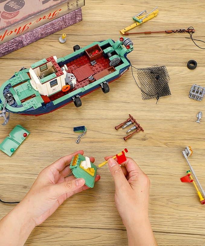 City Ocean Fishing Boat Building Sets Compatible with Lego City Boat Sea Fishing Ship Building Set Collection Decoration Gifts for Boys 6-12 Years Old (582 Pcs)