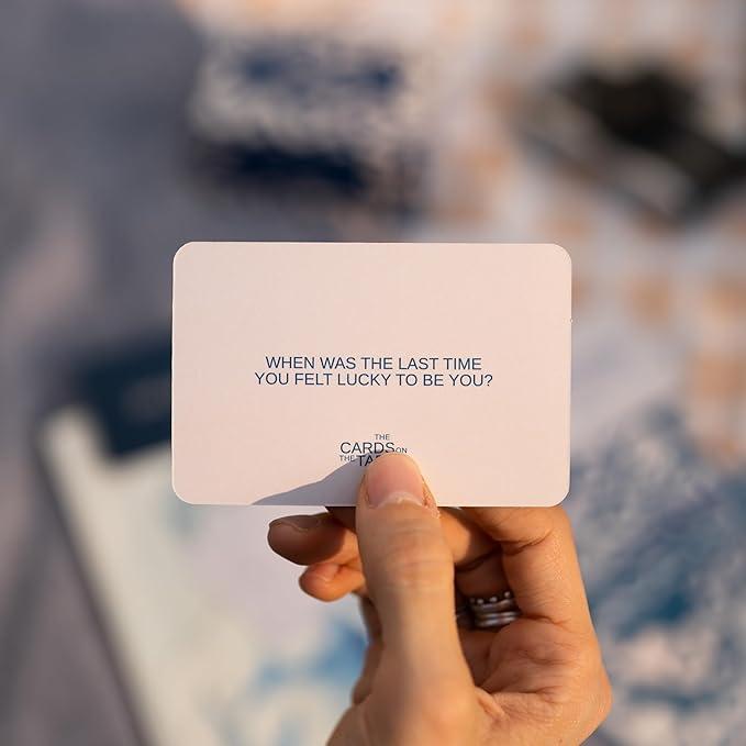 – English Edition - 152 Table Topics Conversation Cards for Meaningful Connections | Perfect for Friends Families &amp Couples | Great for All Occasions
