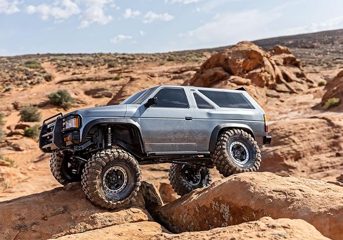 Traxxas TRX-4 Nissan Pathfinder Silver