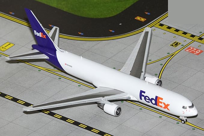 GeminiJets GJFDX2311 Fed Ex Boeing 767-300F N144FE Scale 1:400