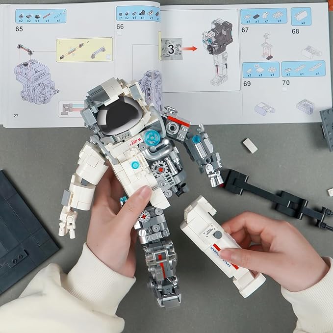 Space Astronaut Building Set Compatible with Lego Space Model with LED Light fors Adults Gifts for Boys 6+ 907 PCS Cool Collectible Gift Toys for Adults