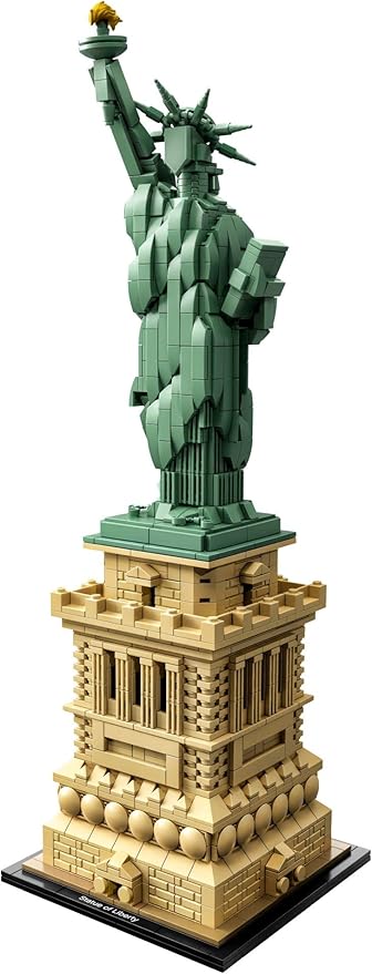 LEGO Architecture Statue of Liberty Model Building Set - Collectible New York City Souvenir Creative Home Décor or Office Centerpiece Great Gift Idea for Adults and Teens 21042