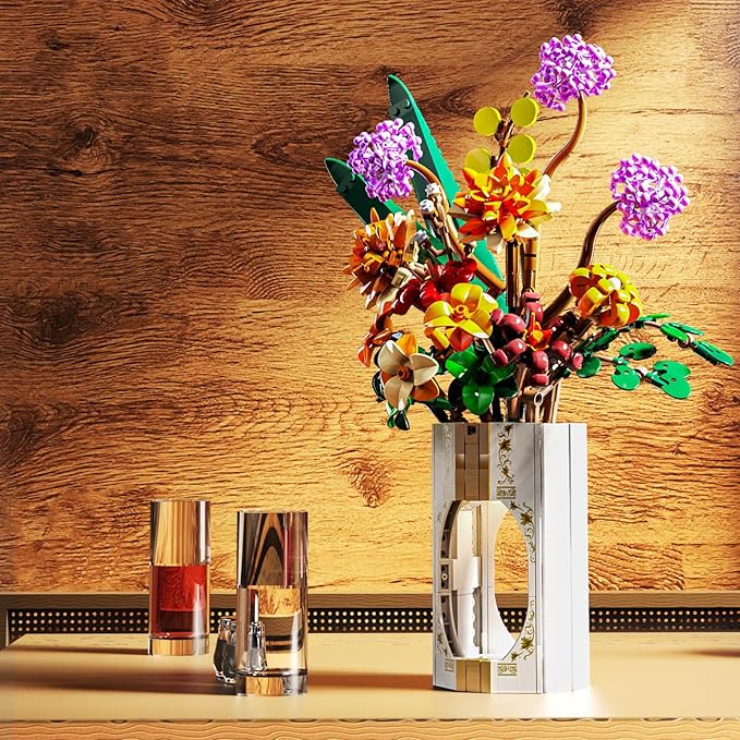 FANTASY&ampCo. Elegant Floral Display Building Kit with Vase | DIY Flower Bouquet Blocks for Adults &amp Teens | Unique Home Decor Centerpiece | Perfect Festival Gift for Family (890+ Pcs)
