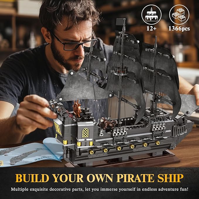 Pirate Ship Building Block Model Kits Advanced MOC Black Pearl Ship Building Set Toy Christmas Birthday Building Set Gifts for Adults and Kids Aged 12+ 1366 PCS