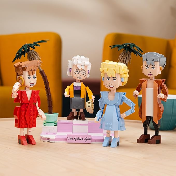 Brickcraft The Golden Girls Building Blocks Set 734 PCS Brick Toy Kit for Ages 8+ Retro TV Show Collectible Figures Model Fun Display Build for Adults &amp Fans Nostalgic Gift and Xmas Present