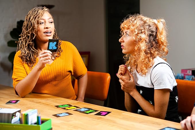 Ideal | LINKEE Trivia Game: Four Little Questions with one Big Link! | Family Games | for 2-30 Players | Ages 12+ Nylon/a