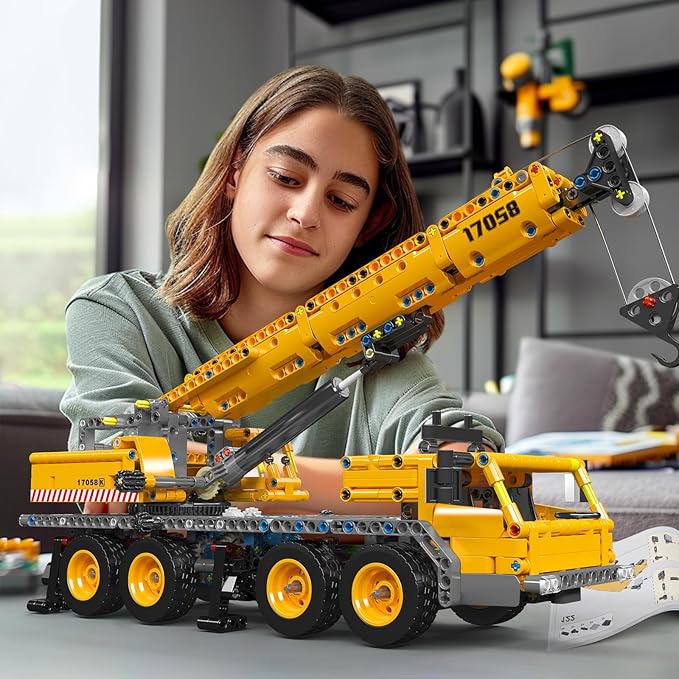 Mould King 17058 City Mobile Crane Truck Toy Building Set Construction Vehicle Model Blocks Kit for Adults Toys Gifts for Kids Children Playset for Boys and Girls Ages 8+(997 Pieces)