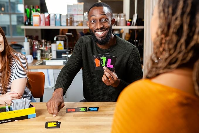Ideal | LINKEE Trivia Game: Four Little Questions with one Big Link! | Family Games | for 2-30 Players | Ages 12+ Nylon/a