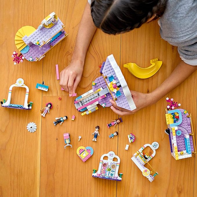 LEGO Friends Heartlake City Shopping Mall 41450 Building Kit Includes Friends Mini-Dolls to Spark Imaginative Play Portable Elements Make This a Great Friendship Toy New 2021 (1032 Pieces)